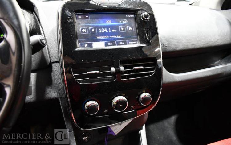 RENAULT CLIO IV NOIR DJ-866-SK