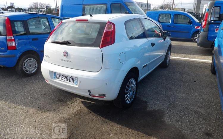 FIAT PUNTO SOCIETE 1.4 GNV 75ch DYNAMIC BLANC DM-820-DN