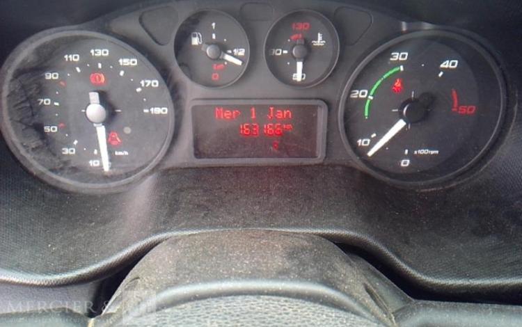 IVECO DAILY 35C13 BENNE SIMPLE CABINE COFFRE  DT-533-NR