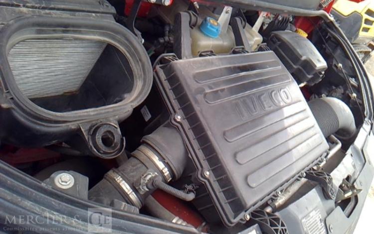 IVECO DAILY 35-130 BENNE SIMPLE CABINE COFFRE ROUGE DT-533-NR