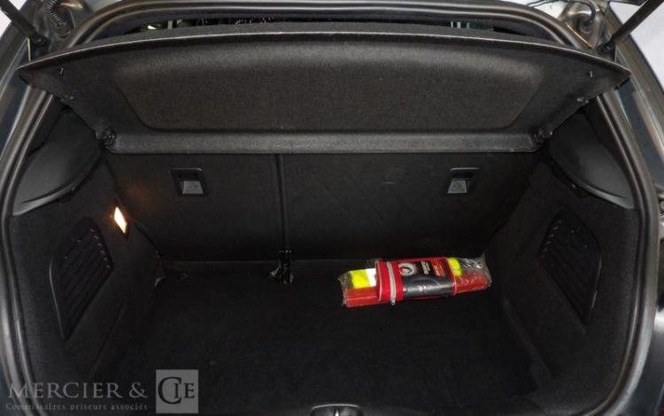 DS DS3 1.2 PURETECH 110 SOCHIC GRIS DW-069-JK