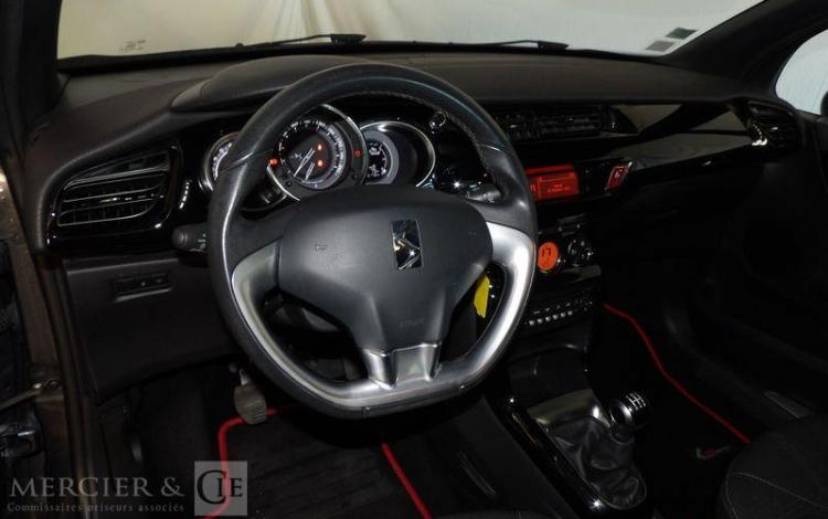 DS DS3 1.2 PURETECH 110 SOCHIC GRIS DW-069-JK