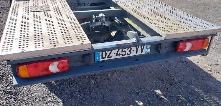 NISSAN CABSTAR 3,0 TD 125 CV AVEC NACELLE MULTITEL 160 ALU DS – DIESEL –  ANNEE 2001 BLANC DZ-453-YV