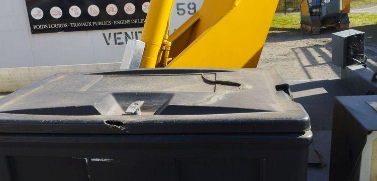 NISSAN CABSTAR 3,0 TD 125 CV AVEC NACELLE MULTITEL 160 ALU DS – DIESEL –  ANNEE 2001 BLANC DZ-453-YV