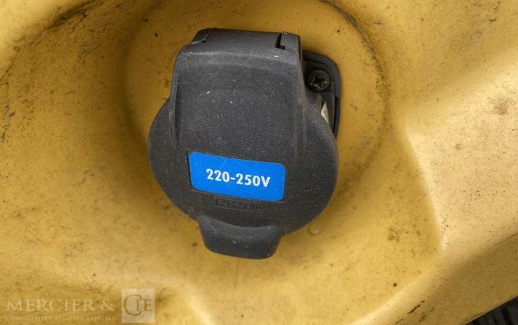 LIGIER QUADEO BE SUN ELECTRIQUE 11CV BOITE AUTO JAUNE ED-066-BE