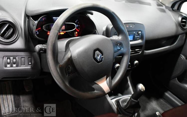 RENAULT CLIO BLANC ED-528-CN