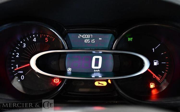 RENAULT CLIO BLANC ED-528-CN