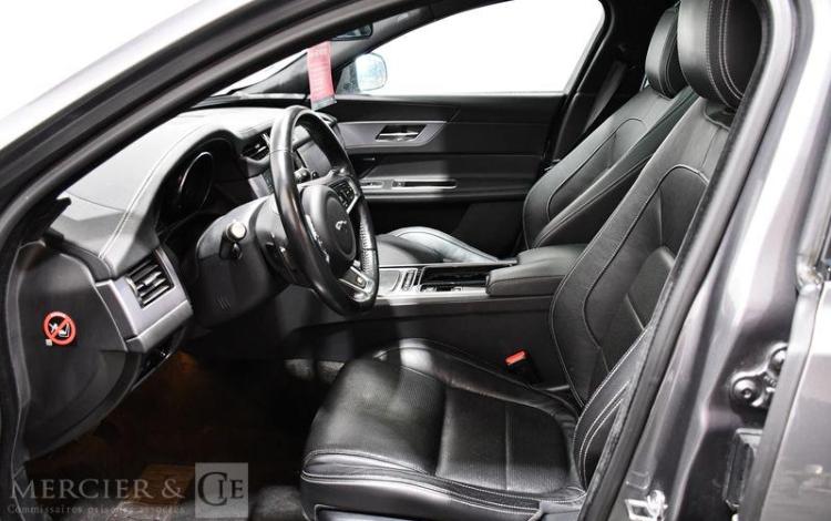 JAGUAR XF 3.0 D 300CH PREMIERE EDITION R-SPORT BVA GRIS EE-877-EM