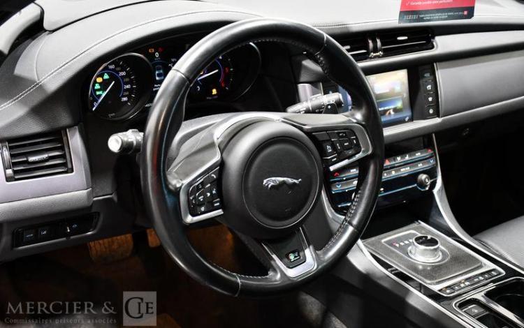 JAGUAR XF 3.0 D 300CH PREMIERE EDITION R-SPORT BVA GRIS EE-877-EM