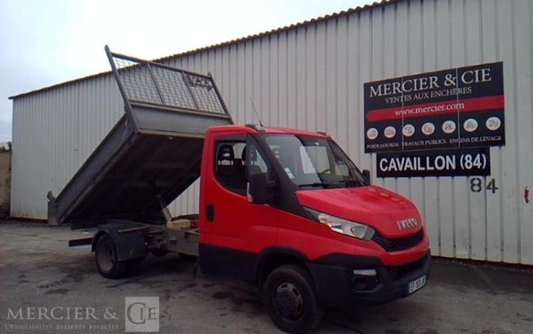 IVECO 35-130  BENNE SIMPLE CABINE COFFRE ROUGE EF-183-JA