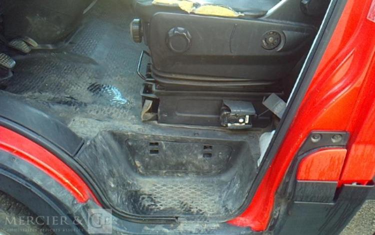 IVECO 35-130  BENNE SIMPLE CABINE COFFRE ROUGE EF-183-JA