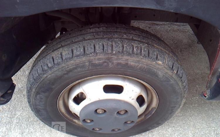 IVECO 35-130  BENNE SIMPLE CABINE COFFRE ROUGE EF-183-JA