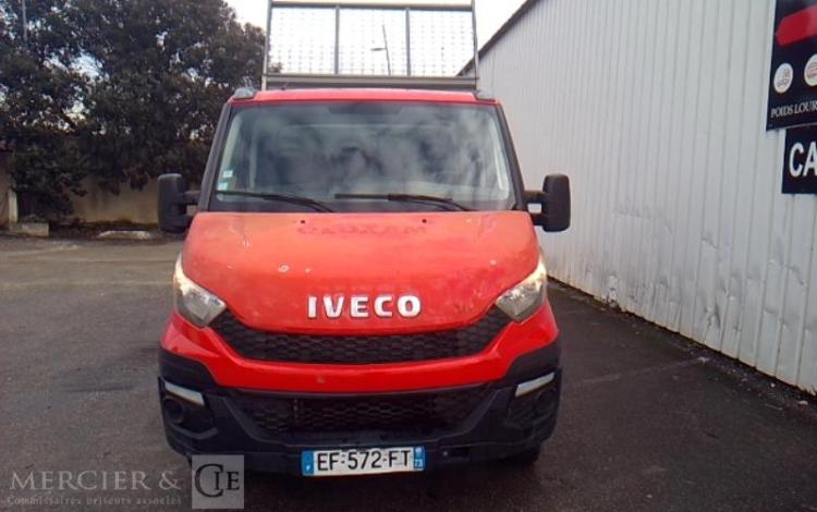 IVECO 35-130 BENNE SIMPLE CABINE COFFRE ROUGE EF-572-FT