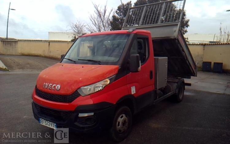 IVECO 35-130 BENNE SIMPLE CABINE COFFRE ROUGE EF-572-FT