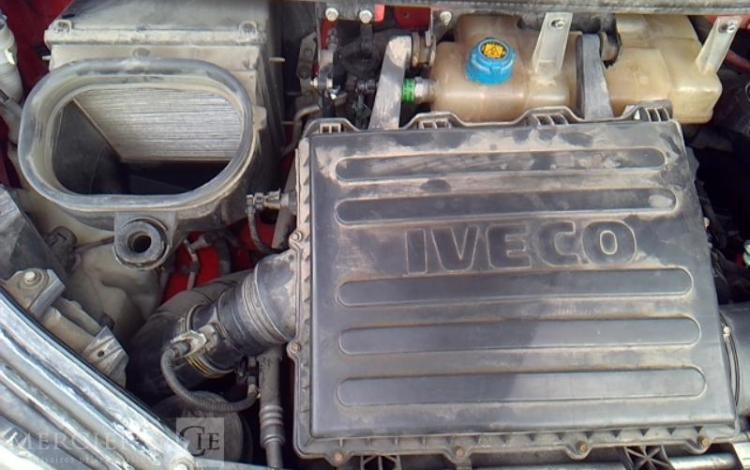 IVECO 35-130 BENNE SIMPLE CABINE COFFRE ROUGE EF-572-FT