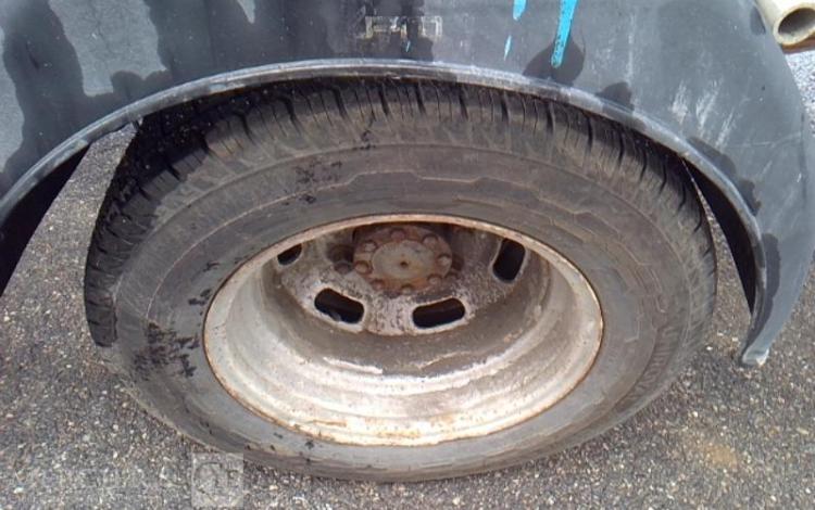 IVECO 35-130 BENNE SIMPLE CABINE COFFRE ROUGE EF-572-FT