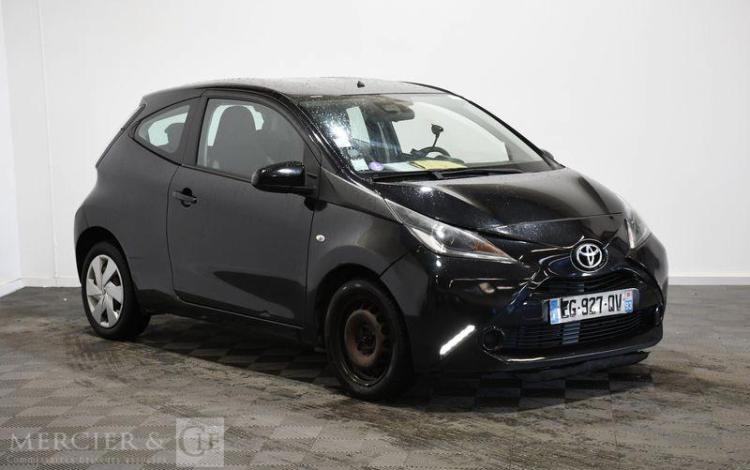 TOYOTA AYGO 1,0 VVTI X-PLAY NOIR EG-927-QV