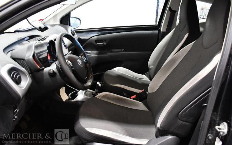 TOYOTA AYGO 1,0 VVTI X-PLAY NOIR EG-927-QV