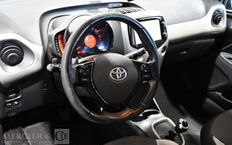 TOYOTA AYGO 1,0 VVTI X-PLAY NOIR EG-927-QV