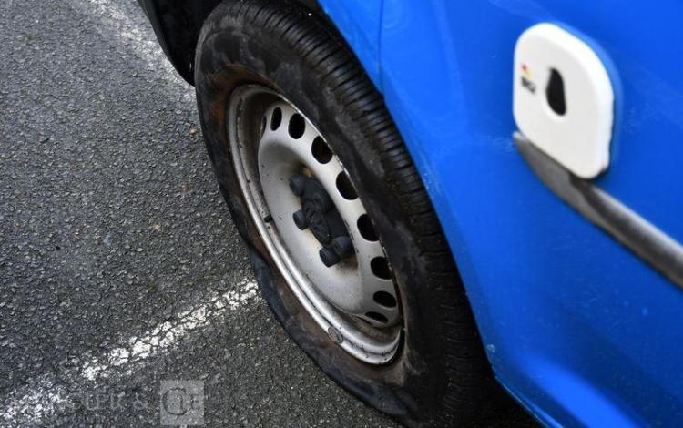 VOLKSWAGEN CADDY GNV BLEU EH-134-LR