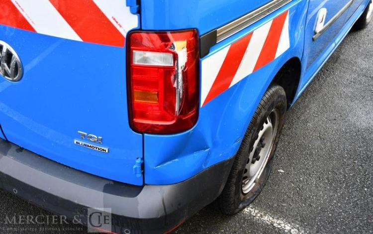 VOLKSWAGEN CADDY GNV BLEU EH-134-LR