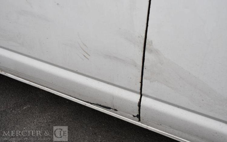 VOLKSWAGEN TRANSPORTER T6 AMBULANCE BLANC EH-141-RC