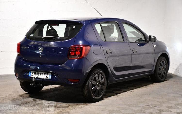 DACIA SANDERO AMBIANCE DCI 75  EM-811-FZ