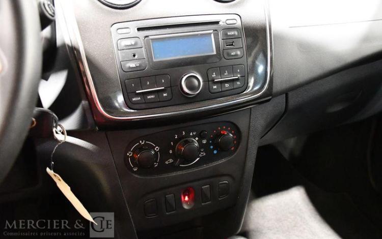 DACIA SANDERO AMBIANCE DCI 75  EM-811-FZ