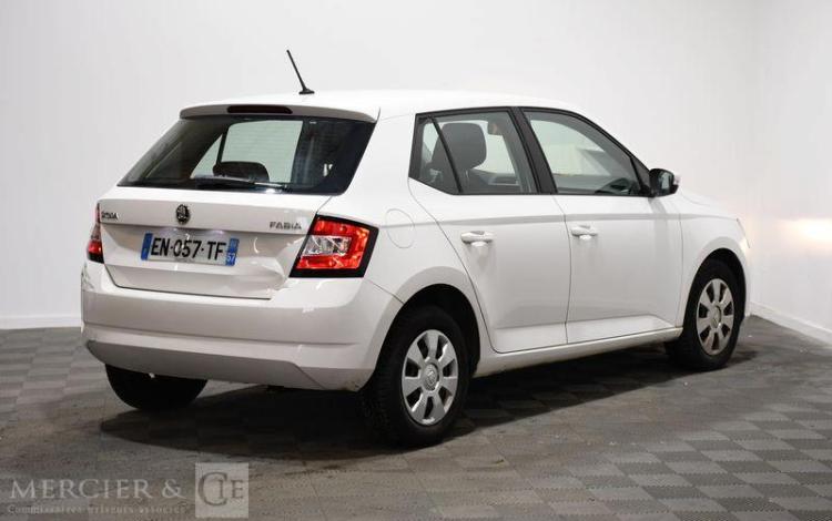 SKODA FABIA BLANC EN-057-TF