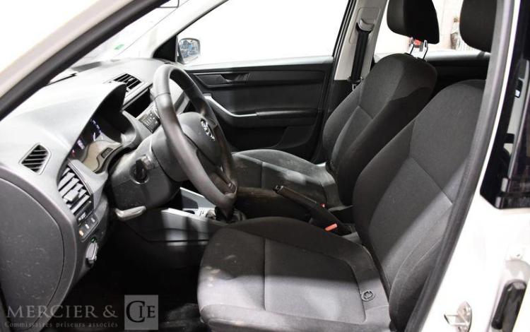 SKODA FABIA BLANC EN-057-TF