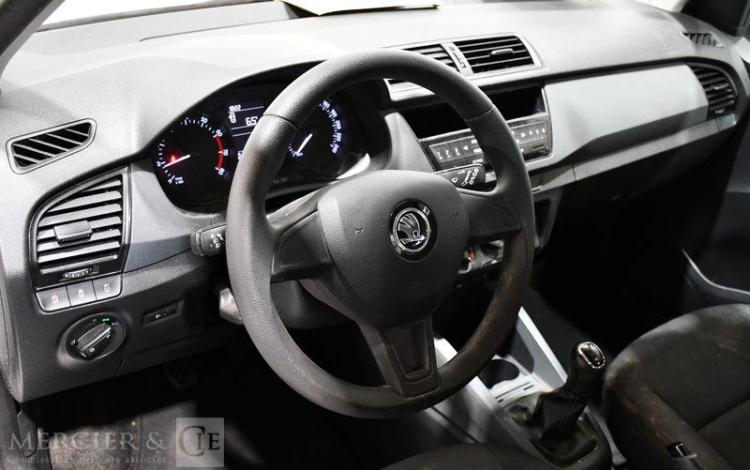 SKODA FABIA BLANC EN-057-TF