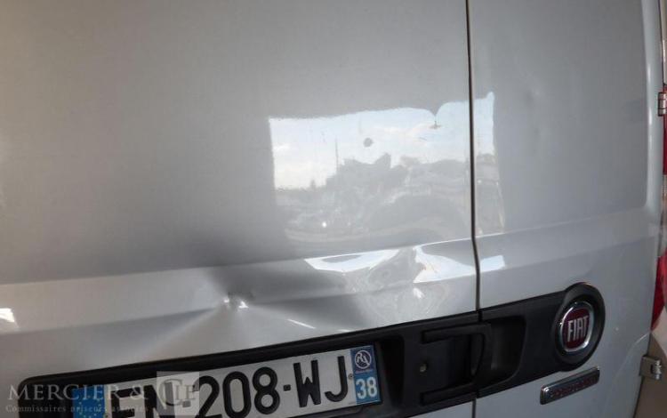 FIAT DOBLO FOURGON CARGO 1.6 MJT 105 SX GRIS EN-208-WJ