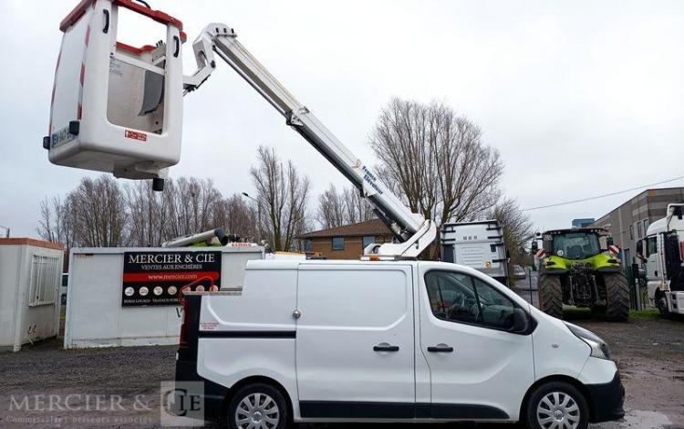 RENAULT TRAFIC 1,6 DCI 16V 120 CV AVEC NACELLE 091F – 9 M – 630 HEURES – ANNEE 2017 BLANC EN-947-BW