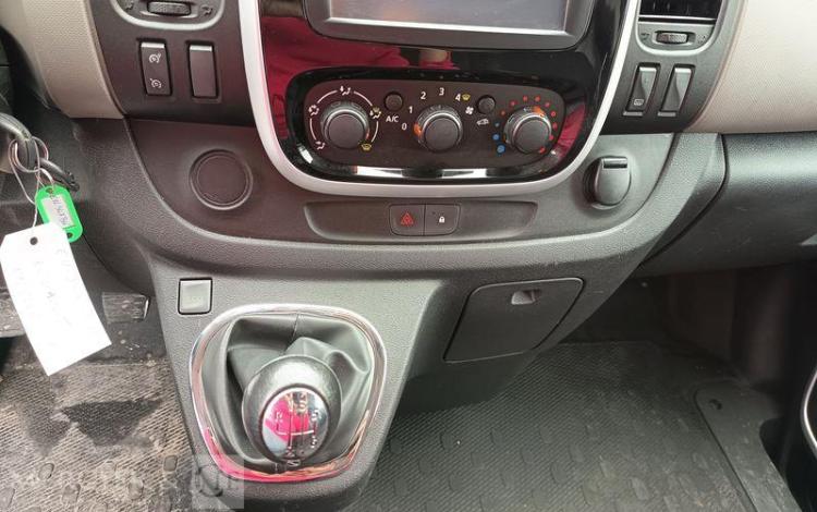 RENAULT TRAFIC 1,6 DCI 16V 120 CV AVEC NACELLE 091F – 9 M – 630 HEURES – ANNEE 2017 BLANC EN-947-BW