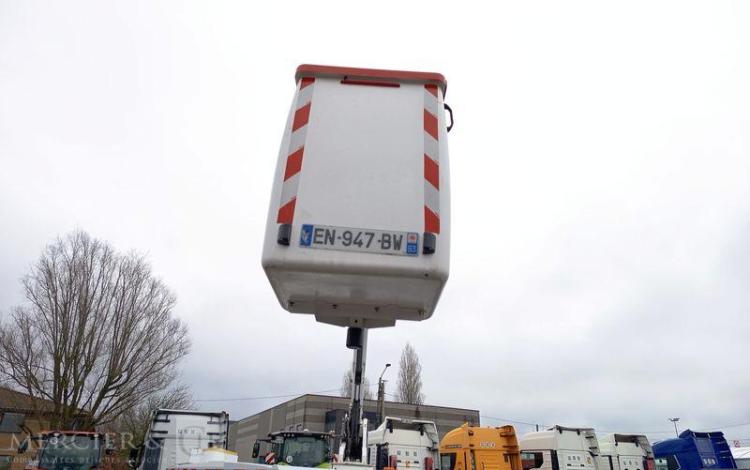 RENAULT TRAFIC 1,6 DCI 16V 120 CV AVEC NACELLE 091F – 9 M – 630 HEURES – ANNEE 2017 BLANC EN-947-BW