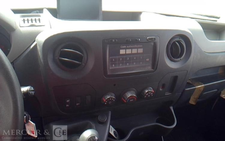 RENAULT MASTER NACELLE SUR VL 12M 1783H BLANC ES-049-CQ