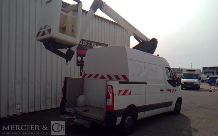 RENAULT MASTER NACELLE SUR VL 12M 1783H BLANC ES-049-CQ