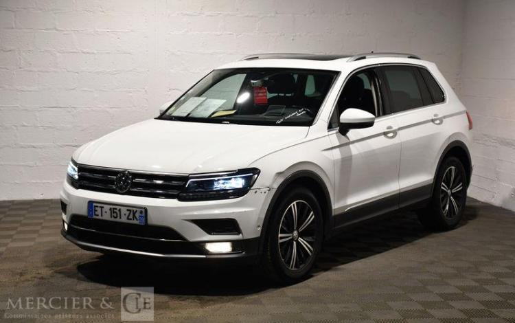 VOLKSWAGEN TIGUAN BLANC ET-151-ZK