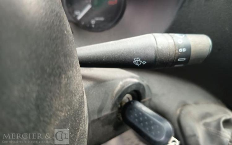 IVECO DAILY 35C12 BENNE AVEC COFFRE ACIER DIESEL – 148746 KMS – ANNEE 2018 ROUGE EW-088-QD