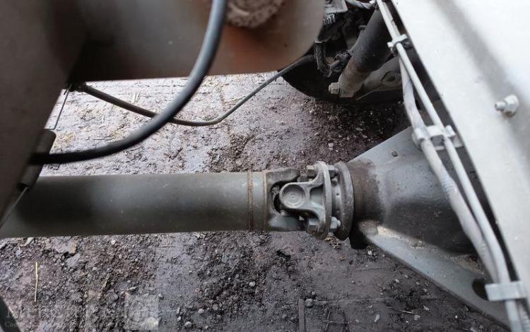 IVECO DAILY 35C12 BENNE AVEC COFFRE ACIER DIESEL – 148746 KMS – ANNEE 2018 ROUGE EW-088-QD