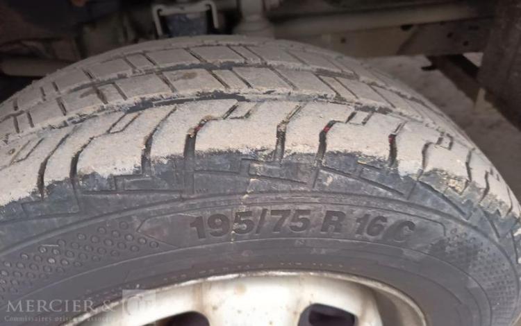 IVECO DAILY 35C12 BENNE AVEC COFFRE ACIER DIESEL – 148746 KMS – ANNEE 2018 ROUGE EW-088-QD