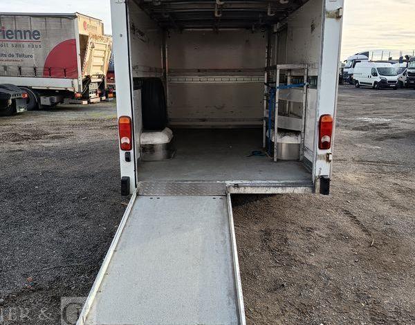 RENAULT MASTER F3500 2.3 DCI 130ch CAISSE GRAND CONFORT – DIESEL – 261535 KMS ANNEE 2018 BLANC EX-035-KC