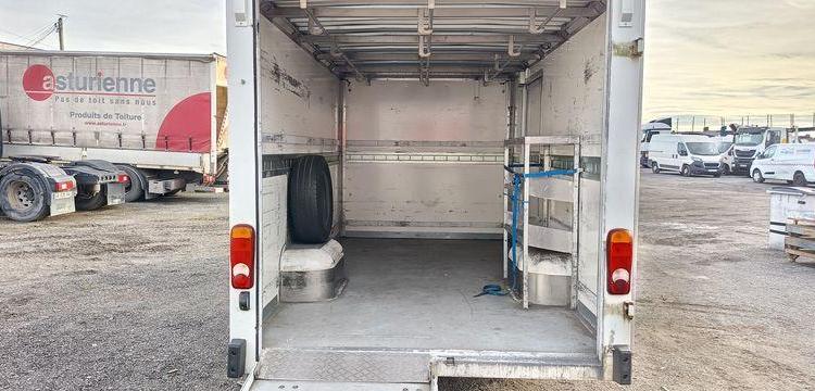 RENAULT MASTER F3500 2.3 DCI 130ch CAISSE GRAND CONFORT – DIESEL – 261535 KMS ANNEE 2018 BLANC EX-035-KC