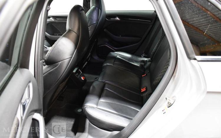 AUDI RS3 SPORTBACK 2.5 TFSI 400ch QUATTRO S-TRONIC GRIS EY-964-NJ