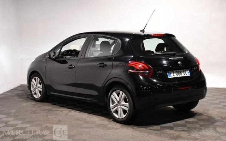 PEUGEOT 208 STYLE NOIRE EZ-068-GC