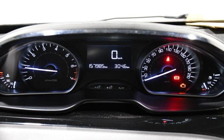 PEUGEOT 208 STYLE NOIRE EZ-068-GC