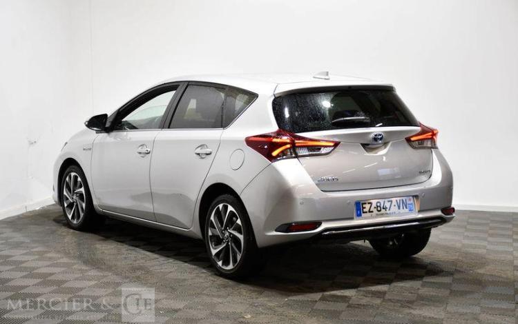 TOYOTA AURIS 1.8 HSD 136H 100ch FULL-HYBRID DESIGN  BVA GRIS EZ-847-VN
