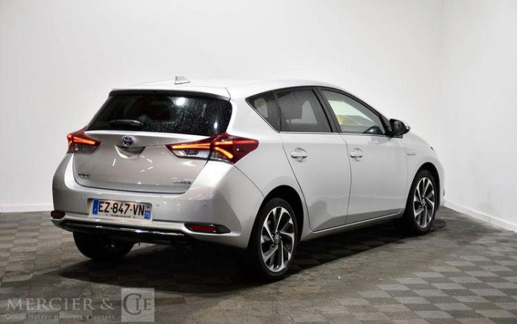 TOYOTA AURIS 1.8 HSD 136H 100ch FULL-HYBRID DESIGN  BVA GRIS EZ-847-VN