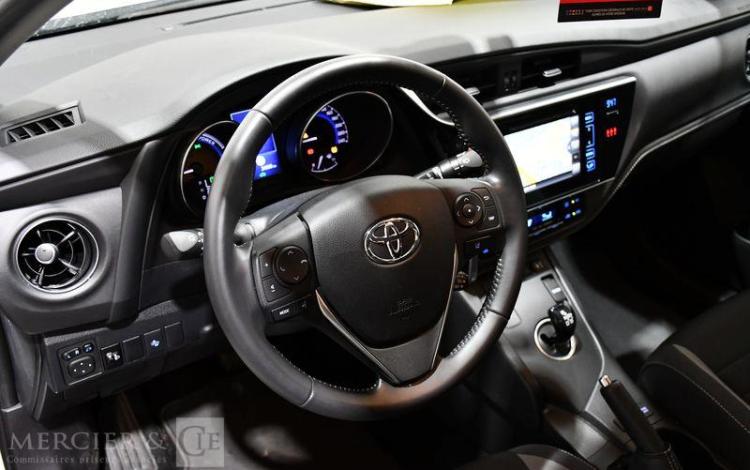 TOYOTA AURIS 1.8 HSD 136H 100ch FULL-HYBRID DESIGN  BVA GRIS EZ-847-VN