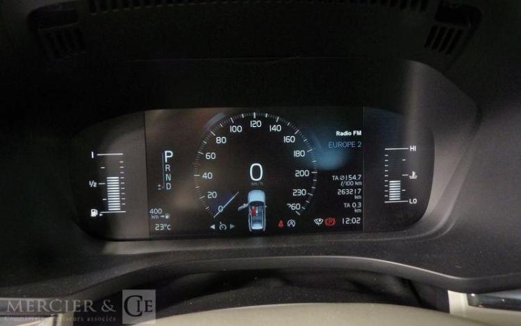 VOLVO XC60 2.0 D4 190ch MOMENTUM GEARTRONIC GRIS FA-785-WA